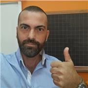 Un insegnante di scuola primaria da più di 20 anni esperto e qualificato per aiutare tuo figlio a fare i compiti e a potenziare le sue capacità di apprendimento? Sono la persona che fa per te!